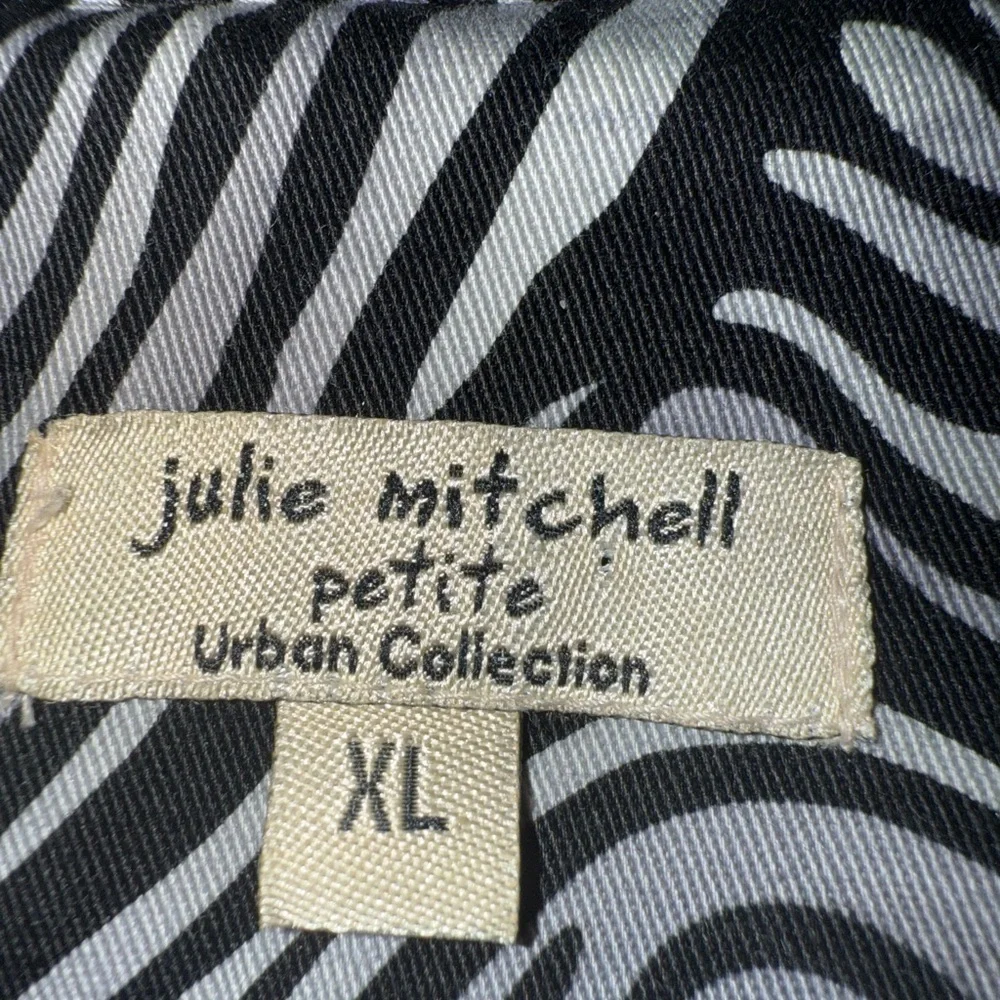 Stylish Julie Mitchell Zebra Print Women's Coat size XL petite